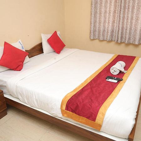 Hotel Pallavi Grand Bangalore Buitenkant foto