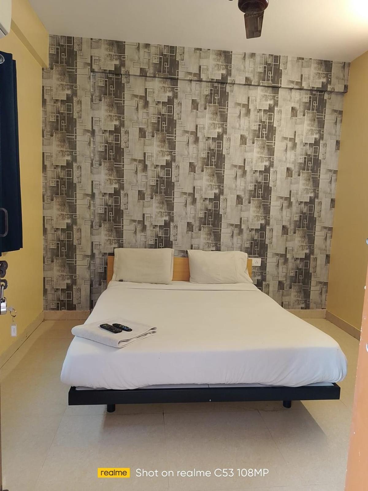 Hotel Pallavi Grand Bangalore Buitenkant foto